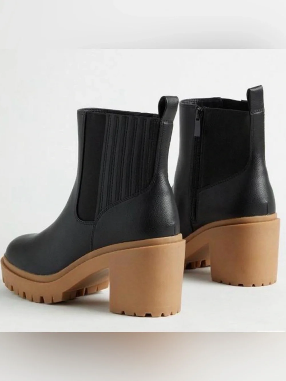 Torrid Finger Gore Wide Width Bootie in Black | Size 7.5 W